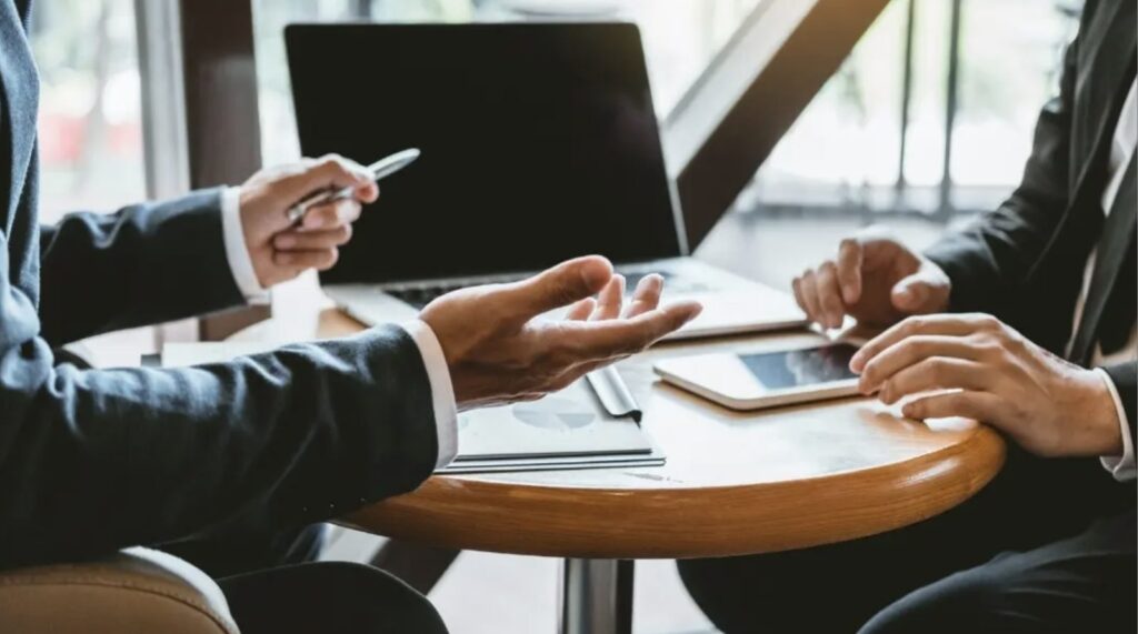 Incontro di consulenza fra fornitore e cliente